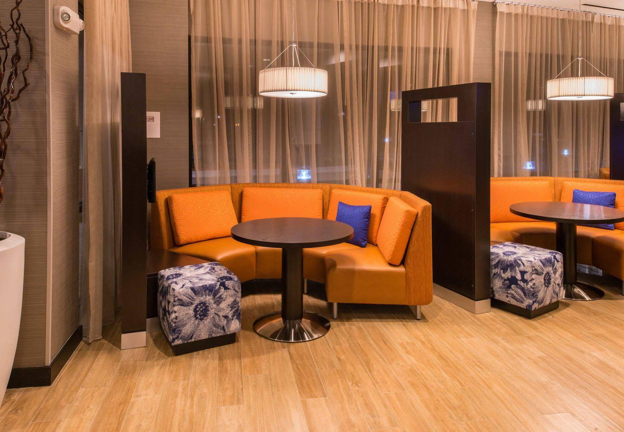 Courtyard By Marriott Jacksonville Esterno foto