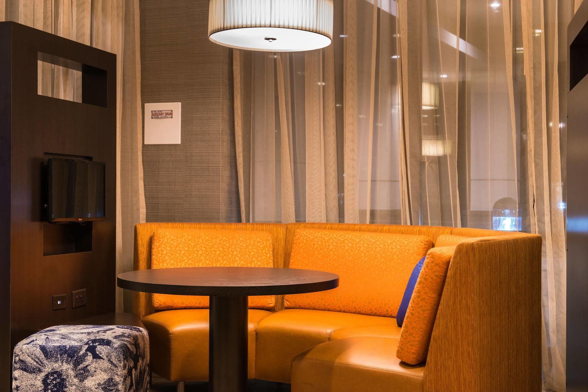Courtyard By Marriott Jacksonville Esterno foto